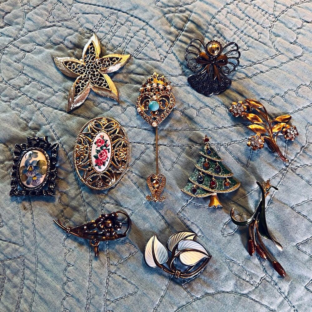Vintage Costume Jewelry Brooch Lot - 10 Unsigned Pieces, Christmas Tree, Floral